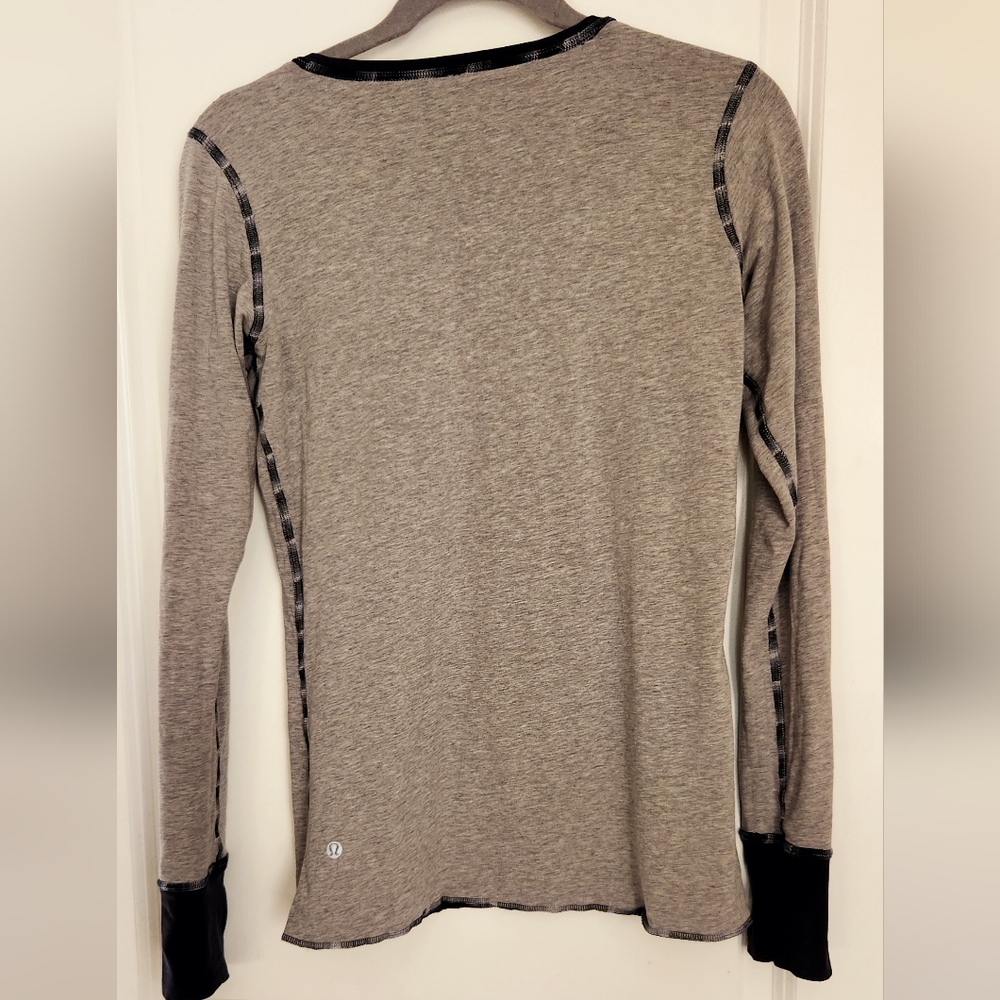 Lululemon Black and Grey Cabin Long Sleeve‎ Women's Top - Picture 6 of 9